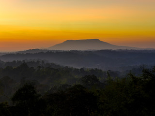 Obraz premium Mountain with mist 