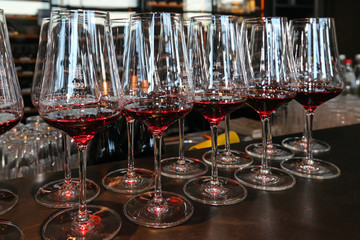 Rotwein im Glas