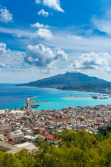 Obraz premium Greece, Zakynthos, Fantastic view from above over zakynthos city houses, harbor and ocean