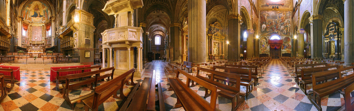 Cremona, interno del duomo a 360&deg;