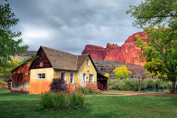 Obraz na płótnie Canvas Historic Gifford farmhouse in Capitol Reef National Park