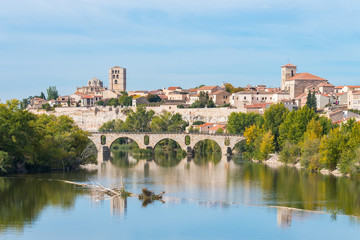 Fototapeta na wymiar panoramic view of zamora city, Spain