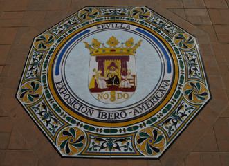 Obraz premium Crest of the Hispano - Americas Exposition, Plaza de España, Seville (Sevilla), Spain