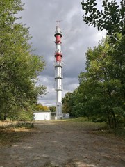 Obraz premium Funkturm auf dem Melibokus im Odenwald
