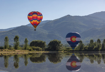 Colorful Colorado hot air balloons 