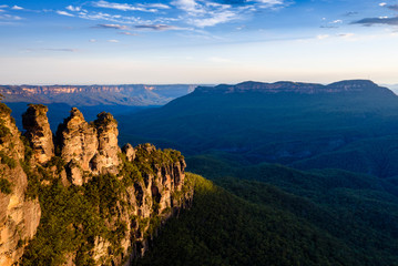Uitzicht op de rotsen van drie zussen in Blue Mountains, Australië