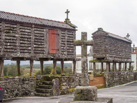Crosses and dry-stone granaries - Olveiroa, Galicia, Spain