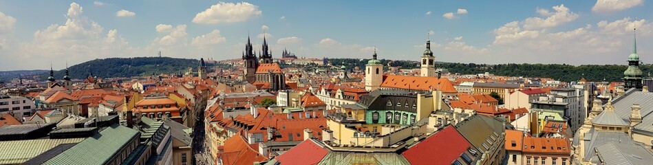 Fototapeta na wymiar A beautiful panorama of the old town of Prague, the Czech capital