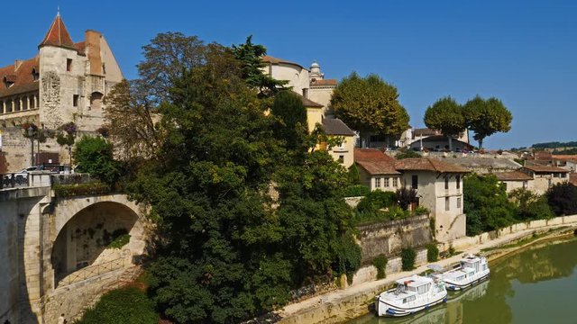 Nerac, Lot et Garonne, south western France. The river Blaise crossing the town