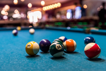 Selective focus on billiard balls on the table