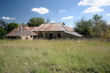 Fototapeta na wymiar An old abandoned farm house in South Africa