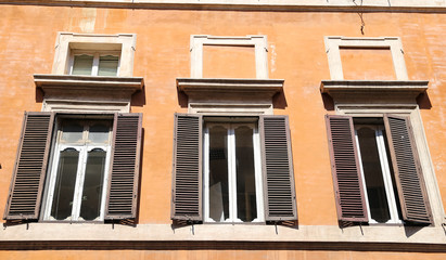 Obraz premium Facade of a Building in Rome, Italy