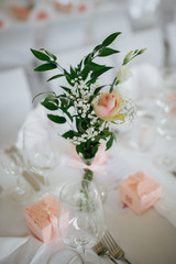 Obraz na płótnie Canvas table setting at a wedding