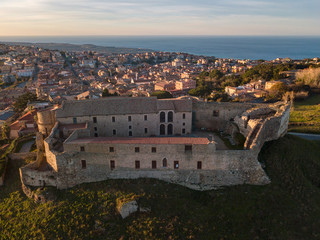 Vista aerea del castello Normanno Svevo, Vibo Valentia, Calabria, Italia. Panoramica della città...
