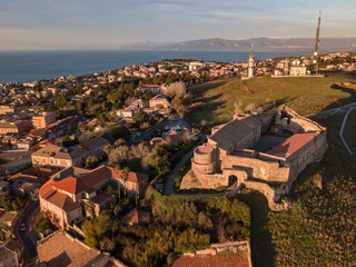 Vista aerea del castello Normanno Svevo, Vibo Valentia, Calabria, Italia. Panoramica della città...