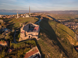 Vista aerea del castello Normanno Svevo, Vibo Valentia, Calabria, Italia. Panoramica della città...
