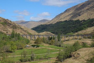 Fototapeta na wymiar Glenfinnan-Viadukt-Schottland