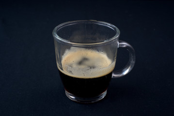 schwarzer Kaffee im Becher