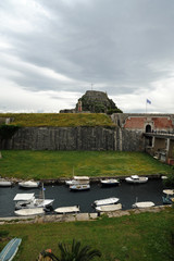Fototapeta na wymiar Entrée de la vieille forteresse de la ville de Corfou