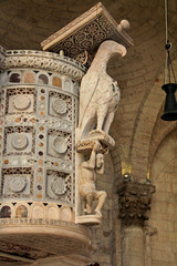 pulpito scolpito e decorato della Cattedrale di Bitonto