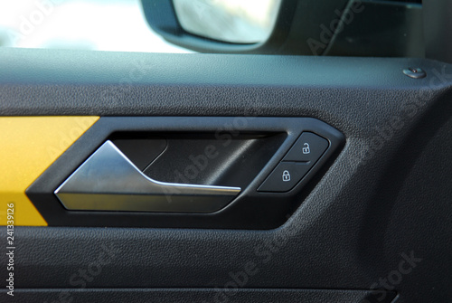 car door handles and central locking