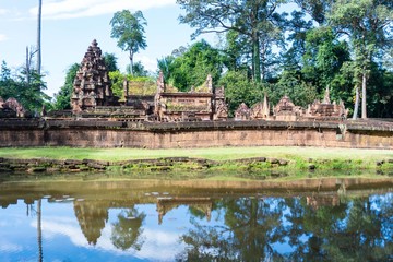 Fototapeta na wymiar Banteay Srei beautiful temple at Angkor