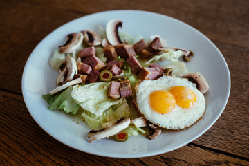 salad with egg beef and vegetables