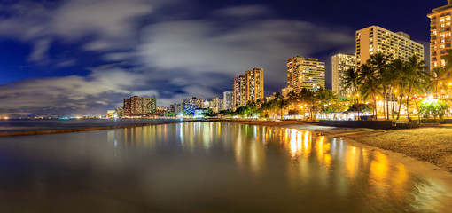 Fototapeta na wymiar Famous Waikiki Beach, O'ahu, Hawaii