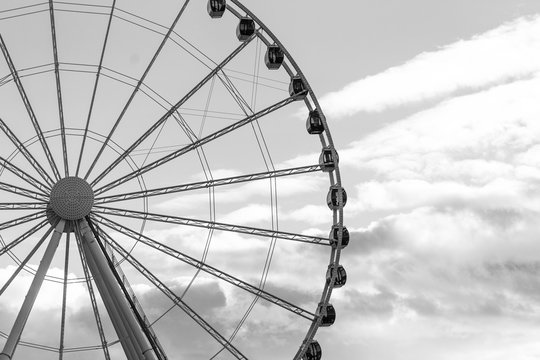 Ferris wheel with some clouds