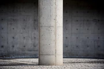  コンクリートの柱 © garage38