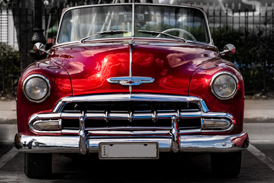 Oldtimer in Havanna Kuba rot