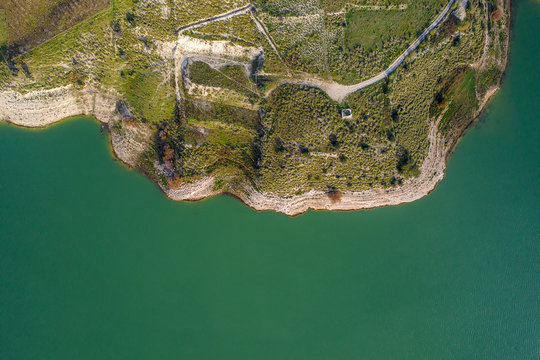 Vista aerea del lago dirillo in sicilia