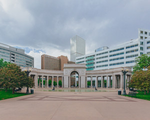 Fototapeta na wymiar Voorhies Memorial and modern buildings in downtown Denver, USA