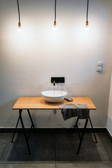modern, minimalist bathroom