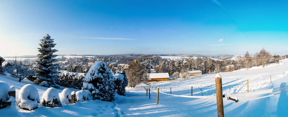 Fototapeta na wymiar Thalheim im Schnee