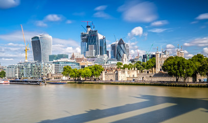 Obraz premium The Modern Skyline of London and the Tower