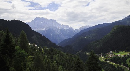 Fototapeta na wymiar Road photography in the Dolomite Alps