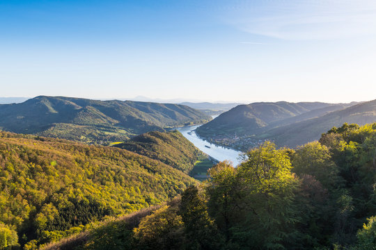 Austria, Wachau, Overlook from Aggstein castle over the Danube