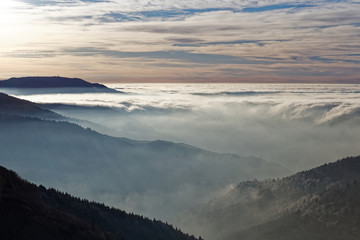 Brouillard dans les vallées des Vosges