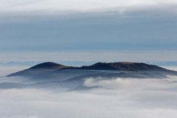 Brouillard sur les sommets des Vosges