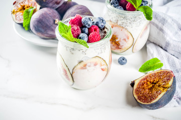 Healthy figs and chia dessert