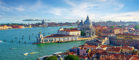 Venetian cityscape by day © Givaga