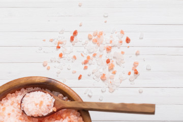himalayan salt on white wooden background