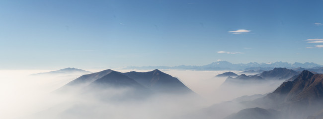 Fototapeta na wymiar Vista da Alpe Giumello