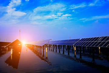 Naklejka premium Solar panels on the water