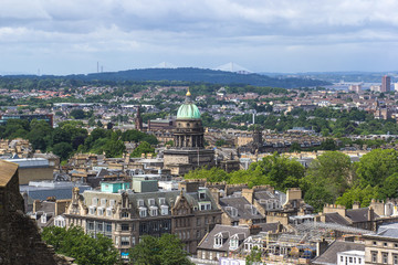 Fototapeta na wymiar Cityscape of old town Edinburgh in Scotland, UK