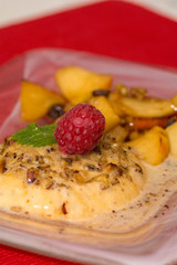 Himbeere auf Nachtisch - Mandelcreme mit Bratapfel