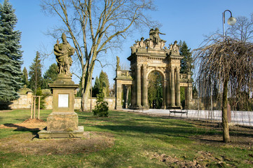 Obraz premium Old historic amazing neo-renaissance style cemetery portal in Horice in Czech republic, sunny day
