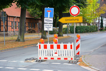 Umleitung mit Straßensperre
