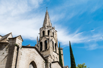 Fototapeta na wymiar Gotischer Kirchturm der Kirche Saint-Pierre in Avignon